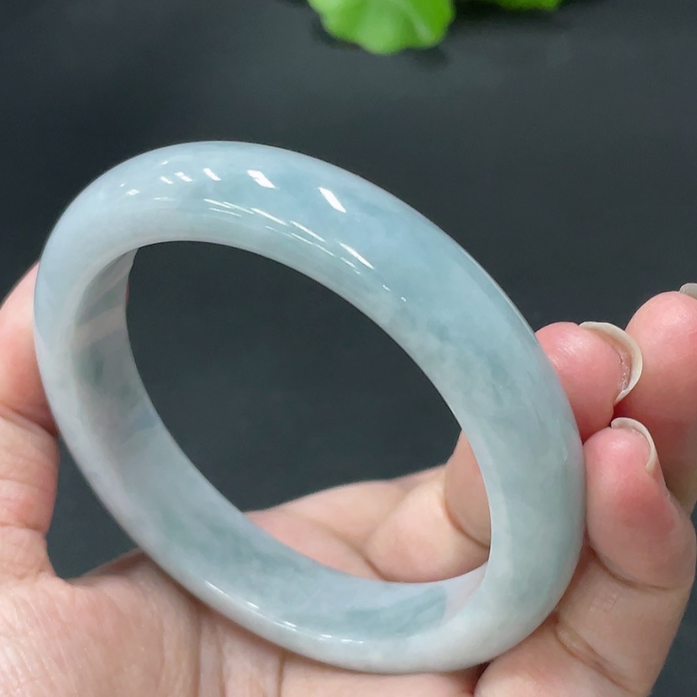 F21377117 Jadeite Round Bangle Size 58.1 Total Weight 63.745g