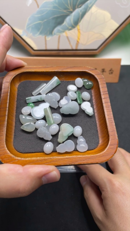 F15686535 Jadeite Inlay Piece