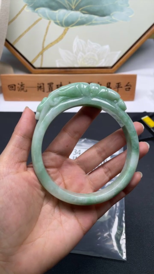 F34949143 Jadeite Round Bangle Total Weight about 104.15g Size 74.5