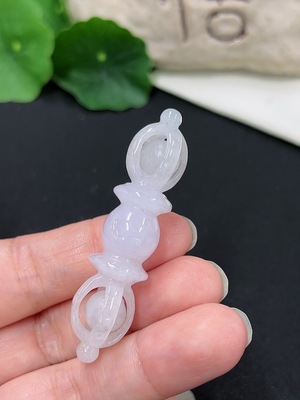 F41942804 翡翠挂件 货品总重约11.37g