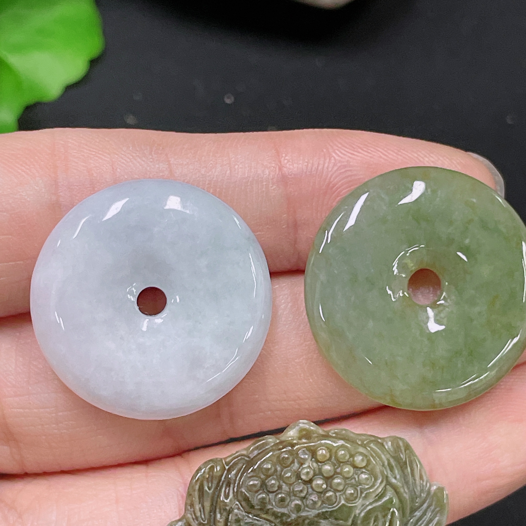 F33892349 Jadeite Pendant Sell as a Lot