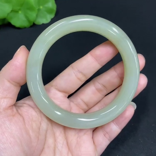 H34015594 Hetian Jade Round Bracelet Size 58.7 Total Weight Approx. 64.5g