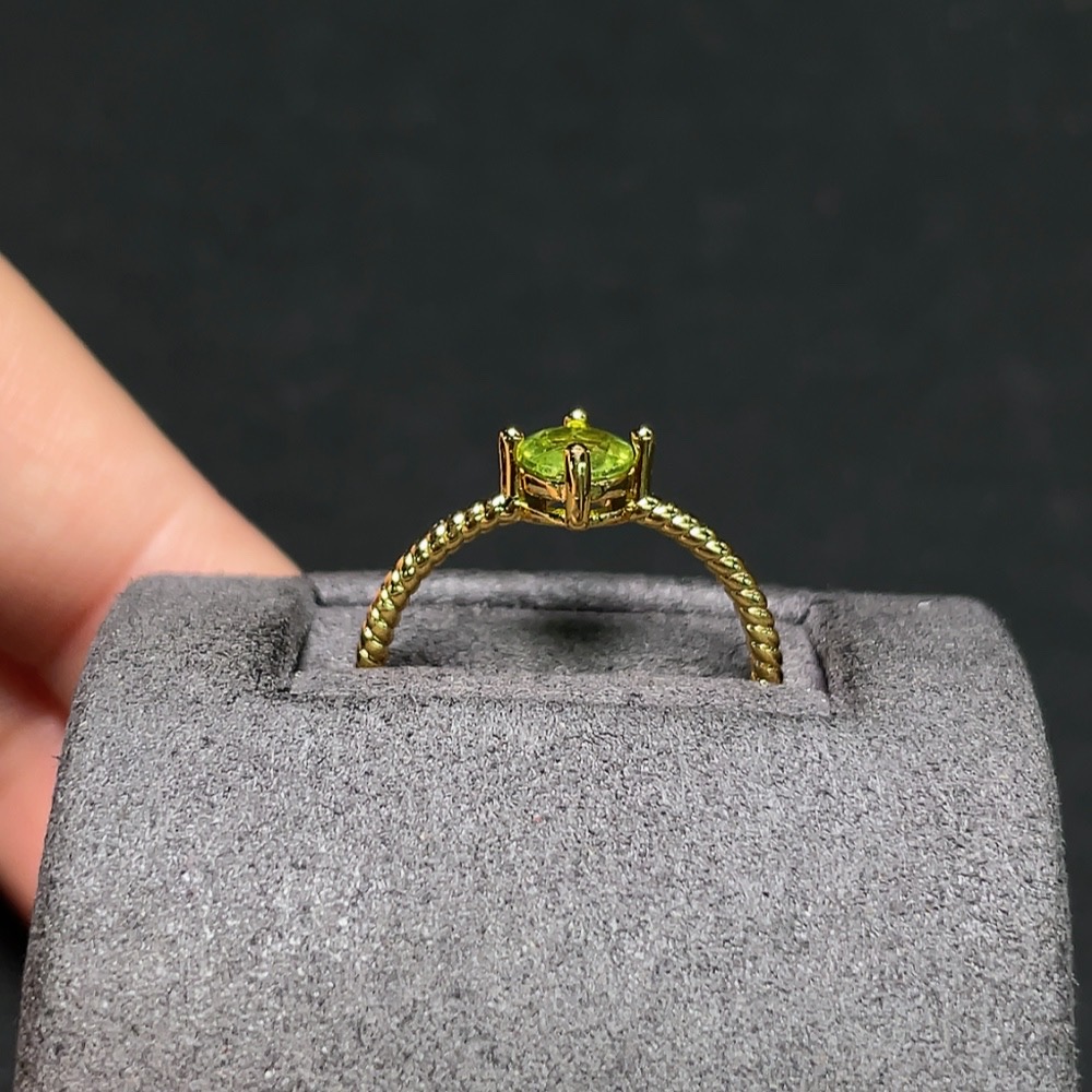 C30540311 Peridot Ring Non-Gold Adjustable Total Weight Approx.1g Stone Size About 4.3mm