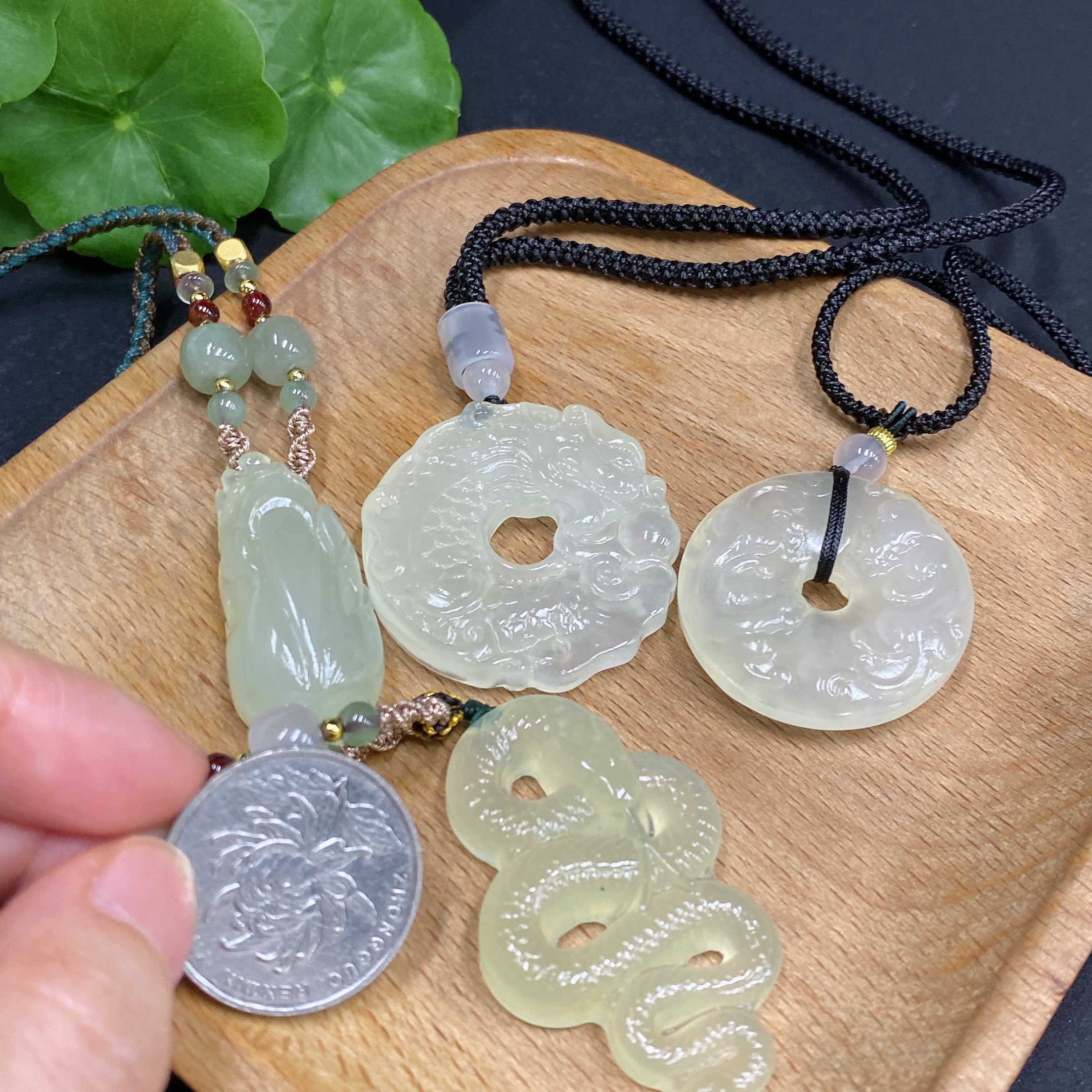 H34970576 Xiuyu (Serpentine Jade) Pendant