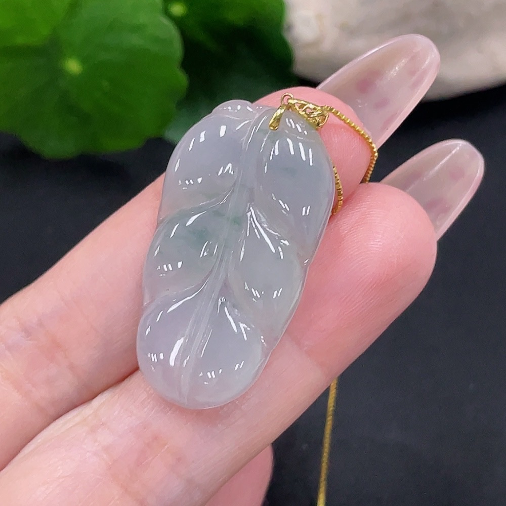 F34068794 Jadeite Leaf Pendant with 18K Gold, Non-Gold Chain, Total Weight Approx. 3.9g (Excluding Chain)