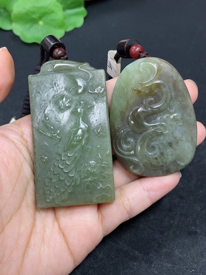 H46513177 和田玉挂件    仿古件+孔雀  非金    货品总重约（含绳）90.5g