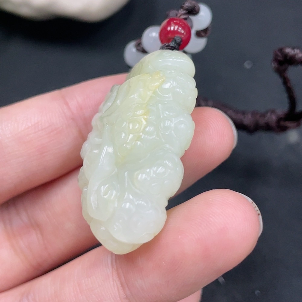 H31635940 Hetian Jade Pendant, Undetermined Skin Color Origin, With Non-Hetian Jade Beads, Total Weight (Including Rope) Approx. 18.2g