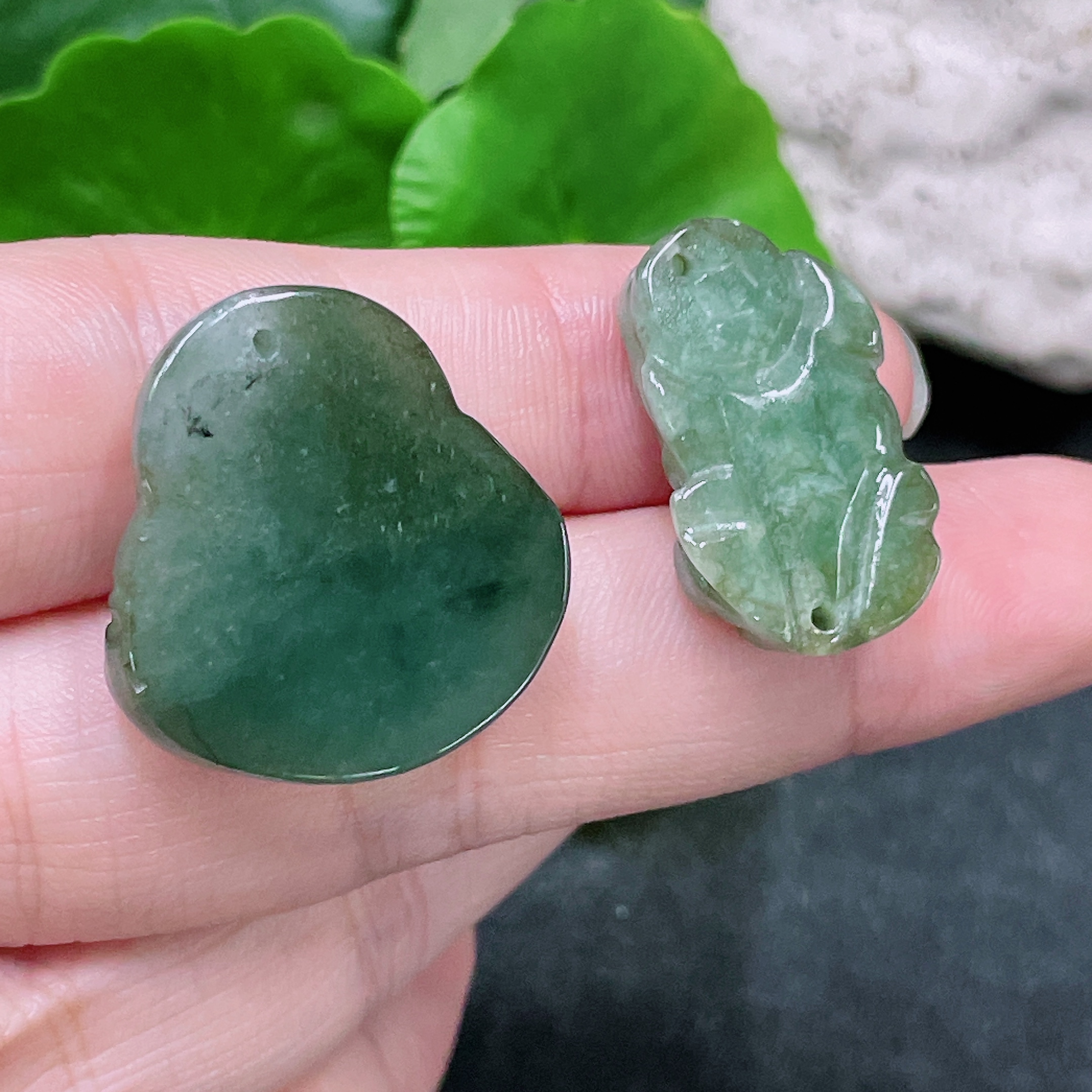 F32810996 Jadeite Pendants Sell as a Lot