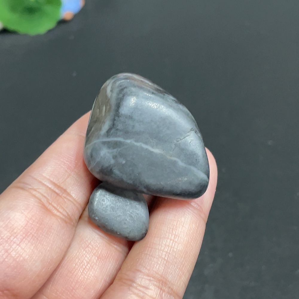 H34010663 Hetian Jade, undetermined origin of the skin color, containing other mineral components, total weight approximately 36.1g