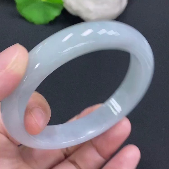 F26973721 Jadeite Regular Round Bangle, Total Weight Approx. 57.34g, Inner Diameter 58