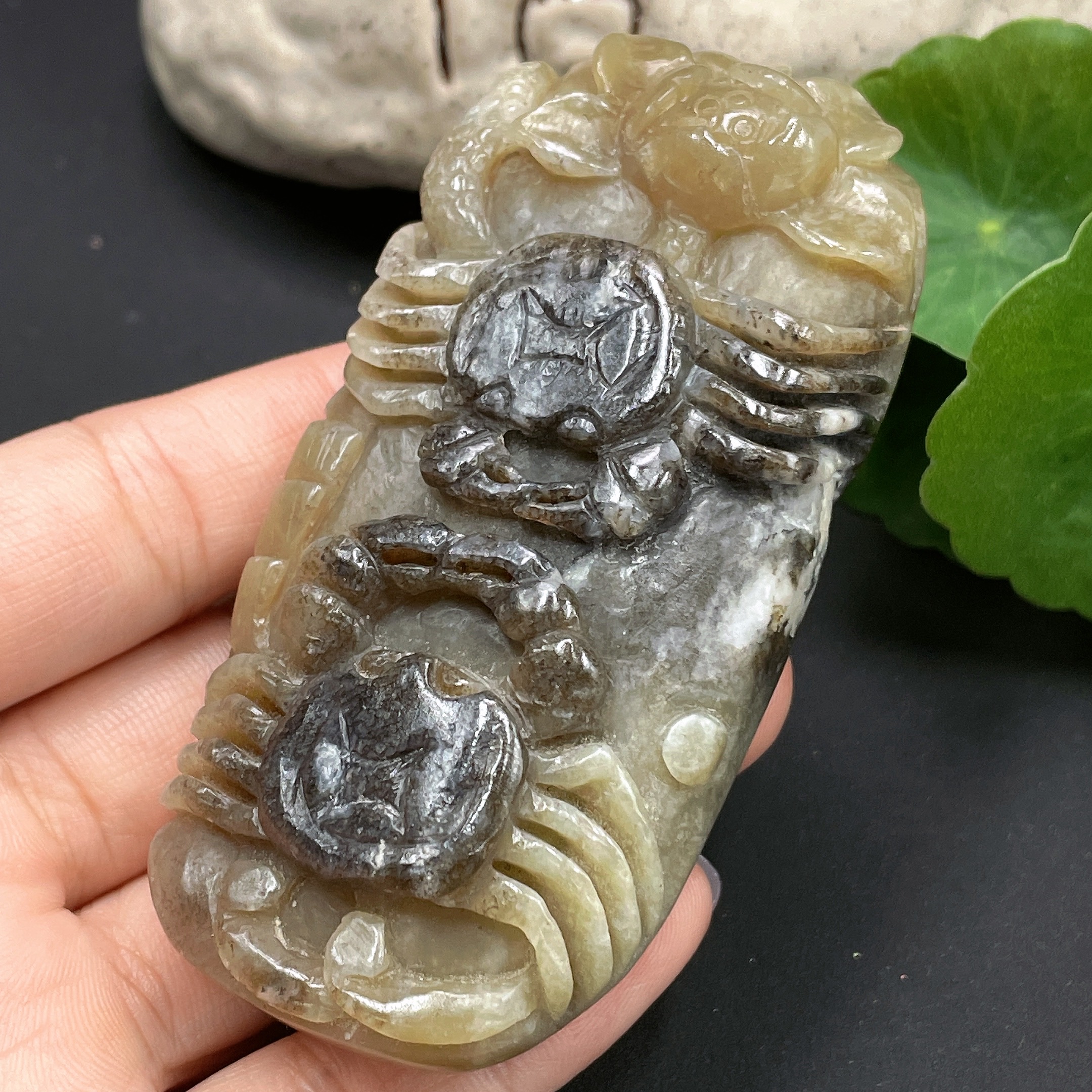 H17880663 Hetian Jade Handheld Ornament - Fortune from All Directions, Total Weight Approx. 133.3g