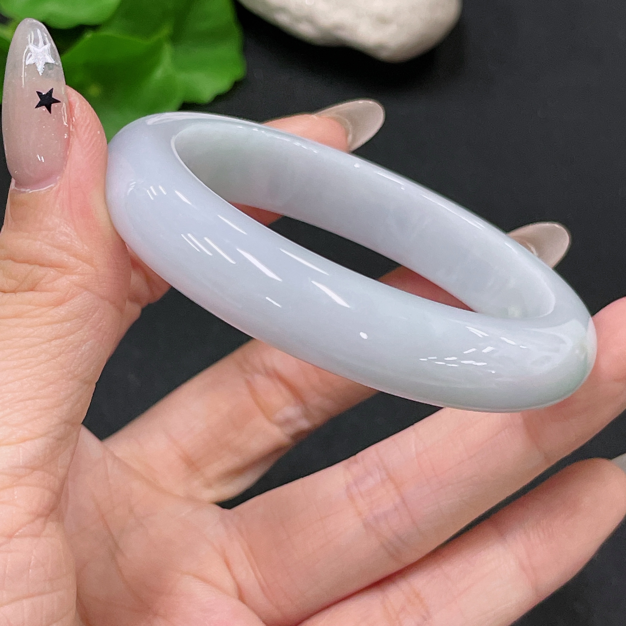 F35105515 Jadeite Round Bangle, Total Weight Approx. 50.21g, Size 53