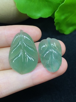 F45335752 翡翠叶子挂件 总重约5.6g