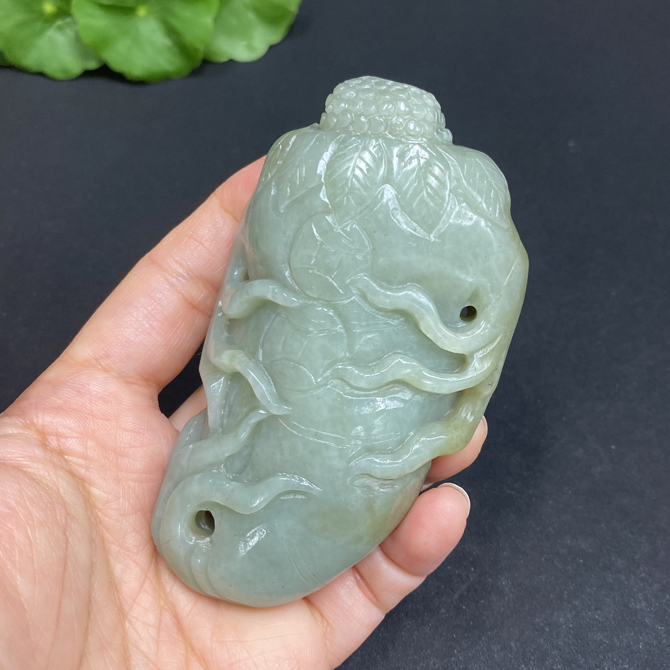 H32703764 Hetian Jade Handheld Carving Ginseng Total Weight: Approx. 171.3g