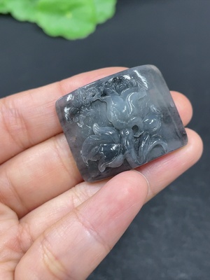 H42953530 和田玉花开富贵手牌         货品总重约14.2g