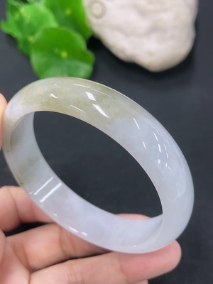 F46568670 翡翠正圈手镯 圈口57.5mm 货品总约重50.73g