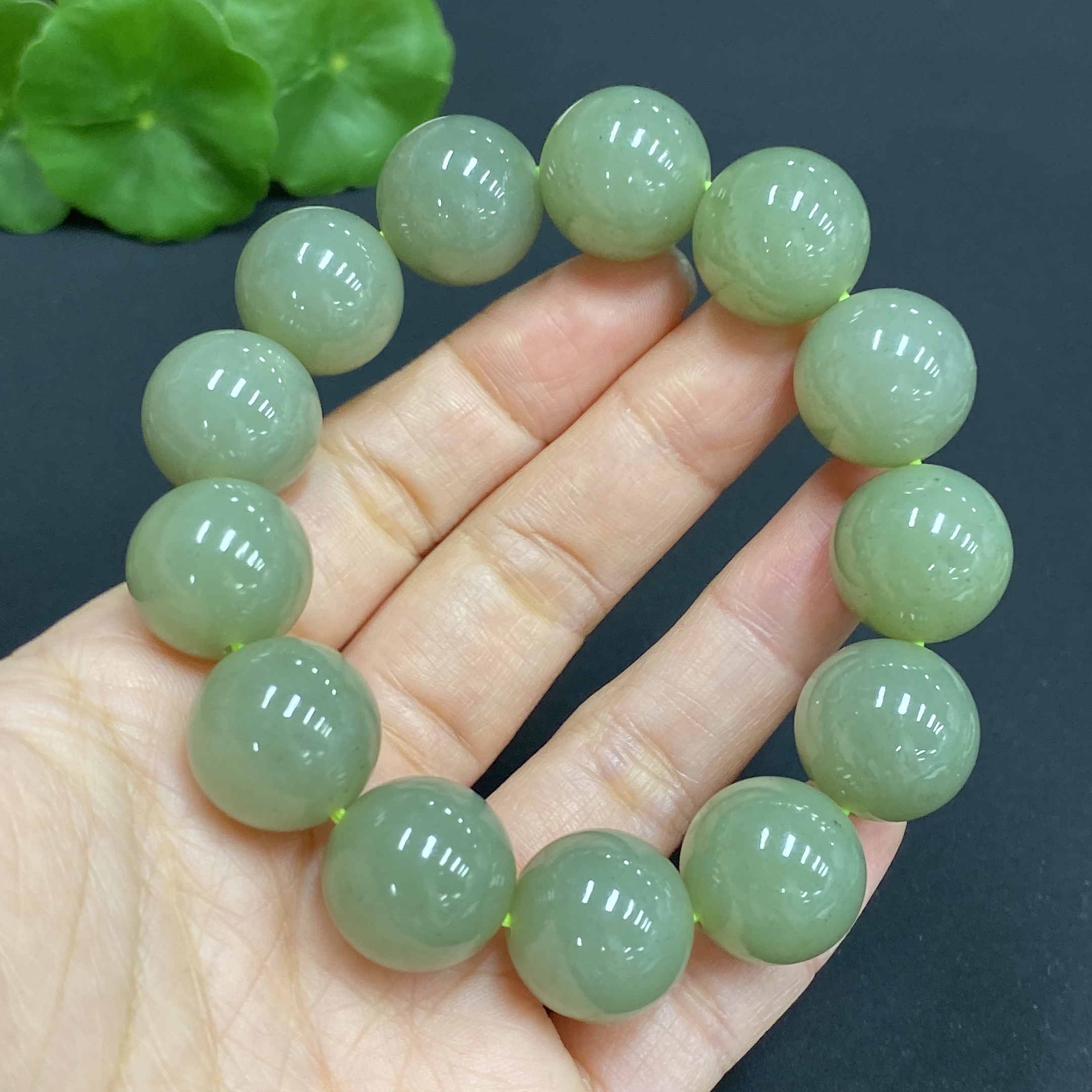 H28188300 Hetian Jade Bracelet   Approx. 15.6mm    Total Weight Approx. 80g