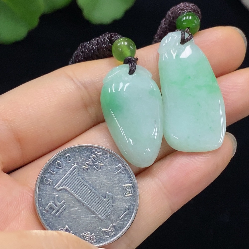F30500610 Jadeite Pendants Sell as a Lot