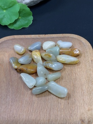H46559460 和田玉珠子      货品总重58.4g    皮色成因未定   含其他矿物成份    一手走