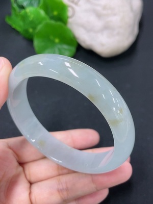 F46551327 翡翠正圈手镯 圈口57mm 货品总约重47.9g