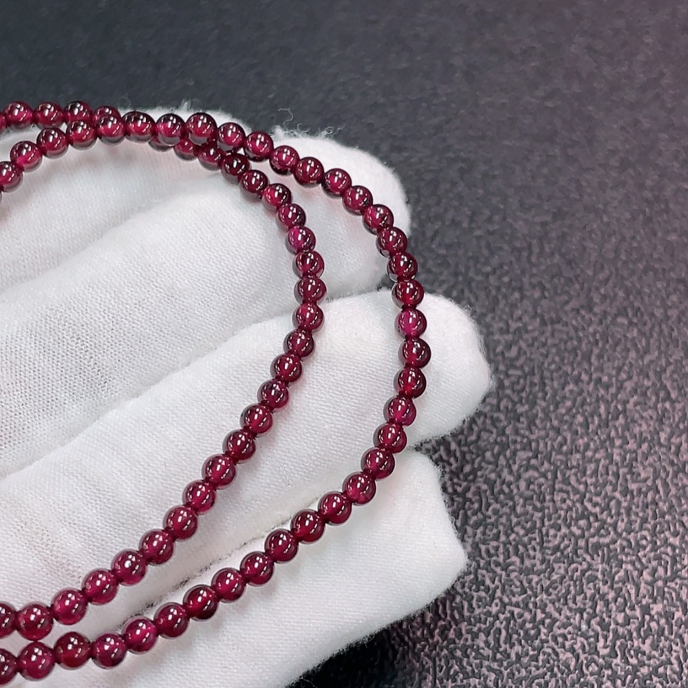 C32743687 Garnet bead chain with Hetian jade, non-gold, total weight approximately 11.08g, bead size about 3.5mm
