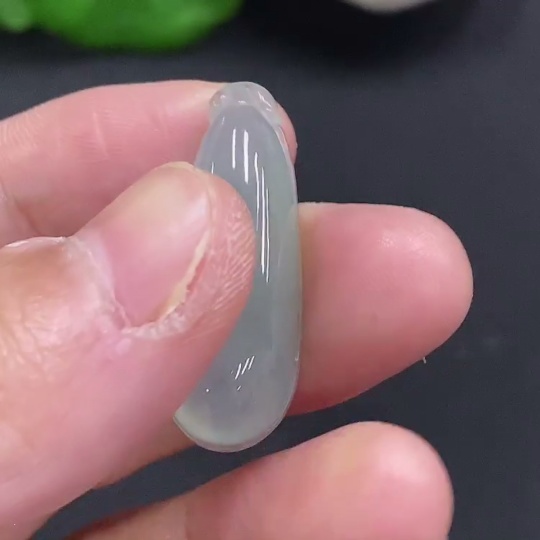 F34000522 Jadeite Blessing Melon Pendant with a total weight of approximately 4.1 grams