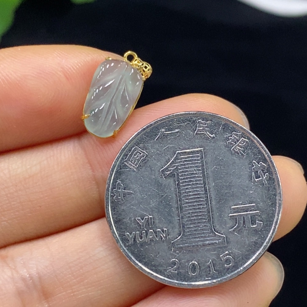 F33834795 Jadeite Leaf Inlaid Pendant 18K Total Weight Approx. 0.48g