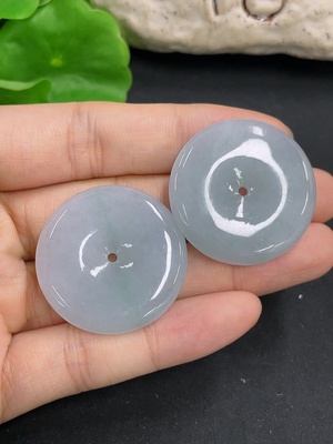 F45401147 翡翠挂件 平安扣 一手走