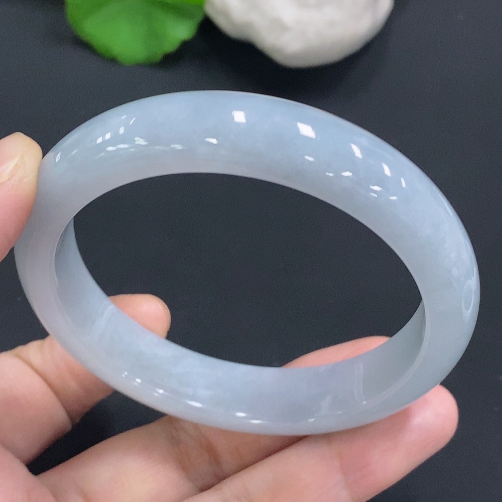 F26973721 Jadeite Regular Round Bangle, Total Weight Approx. 57.34g, Inner Diameter 58