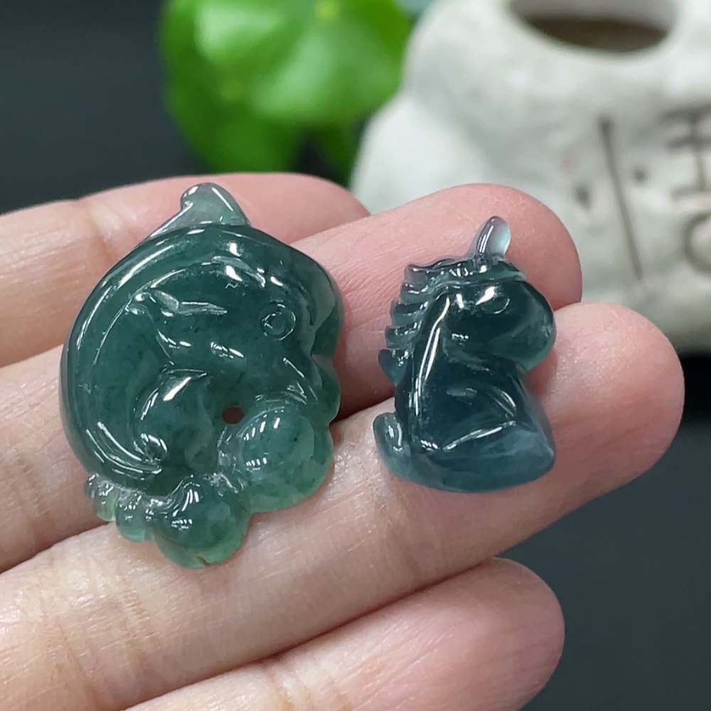 F34077749 Jadeite inlaid piece small animal