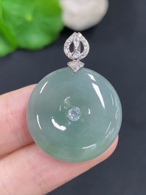 F45395214 翡翠平安扣 非金 货品总重量约7.2克
