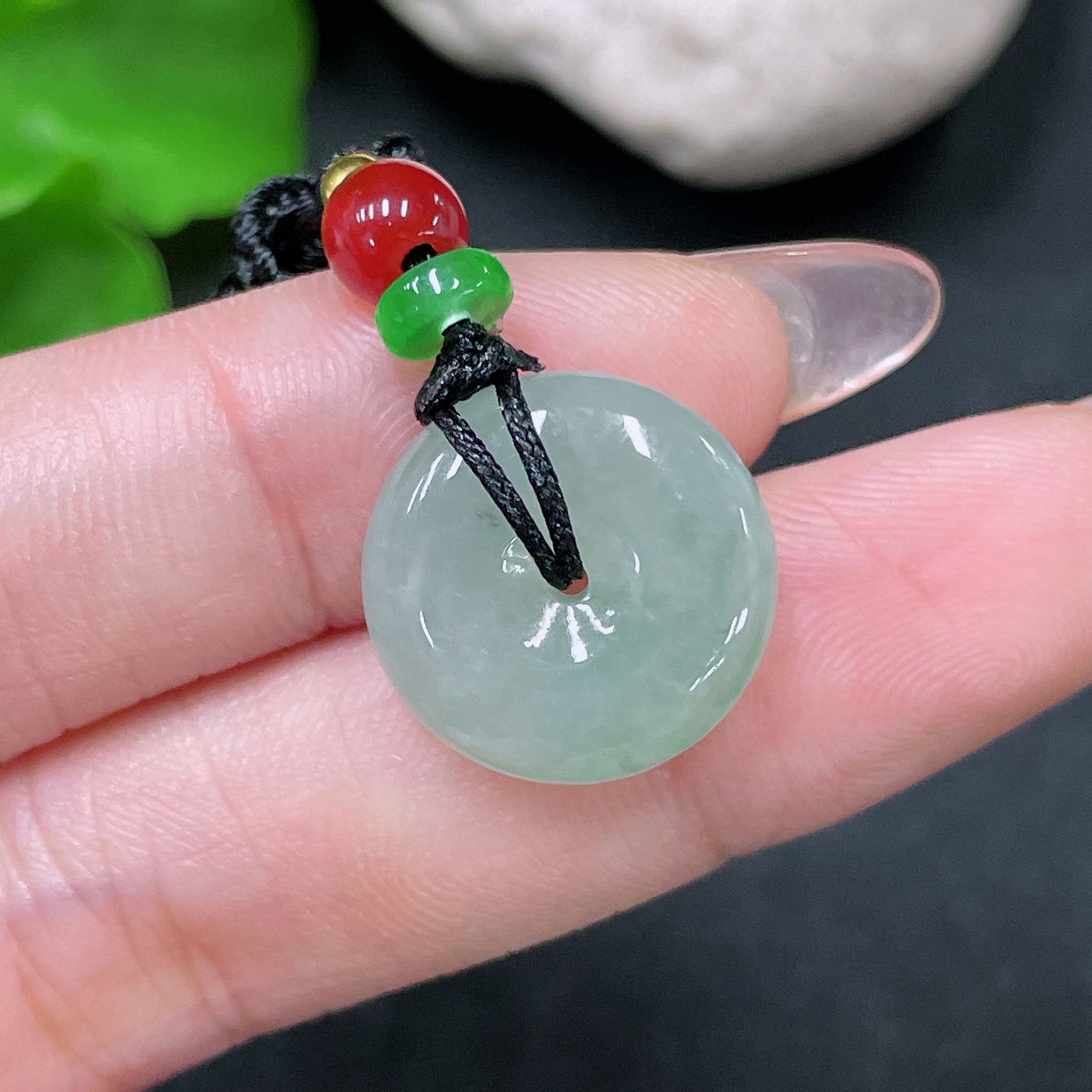 F34019978 Jadeite Pendant Peace Ring with Non-A Grade Beads, Including Rope, Total Weight Approx. 5.31g