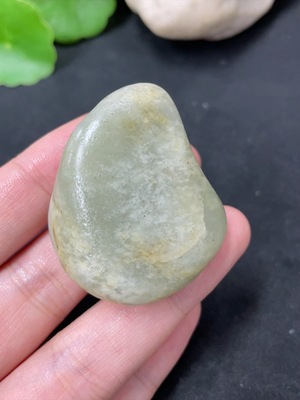 H42956938 和田玉 皮色成因未定 货品总重约40.1g
