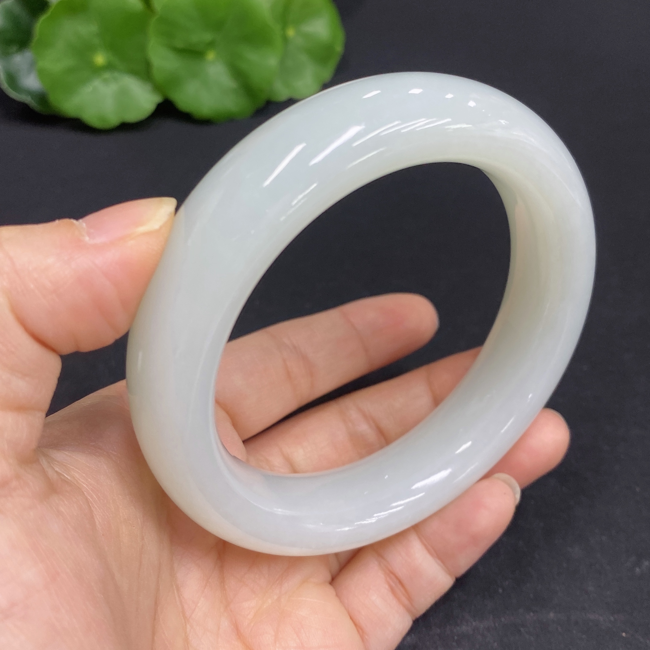 H31667820 Hetian Jade Round Bracelet Size 59.5 Total Weight Approx. 95.3g