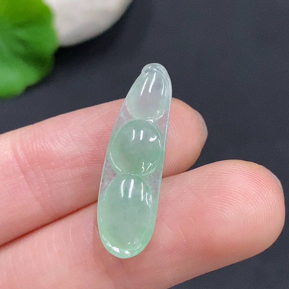 F32808308 Jadeite Lucky Bean Pendant