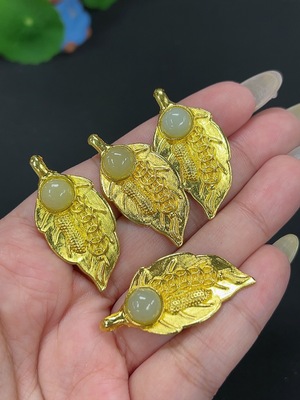H41947418 和田玉镶嵌挂件 货品总重约13.6g 非金