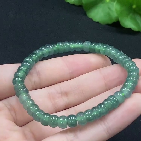 F35133311 Jadeite bracelet, total weight about 11.7g, size about 5.8mm