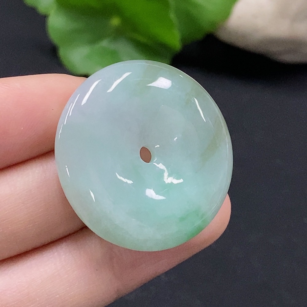 F35115465 Jadeite Peace Knot Pendant Total Weight Approximately 14.85g