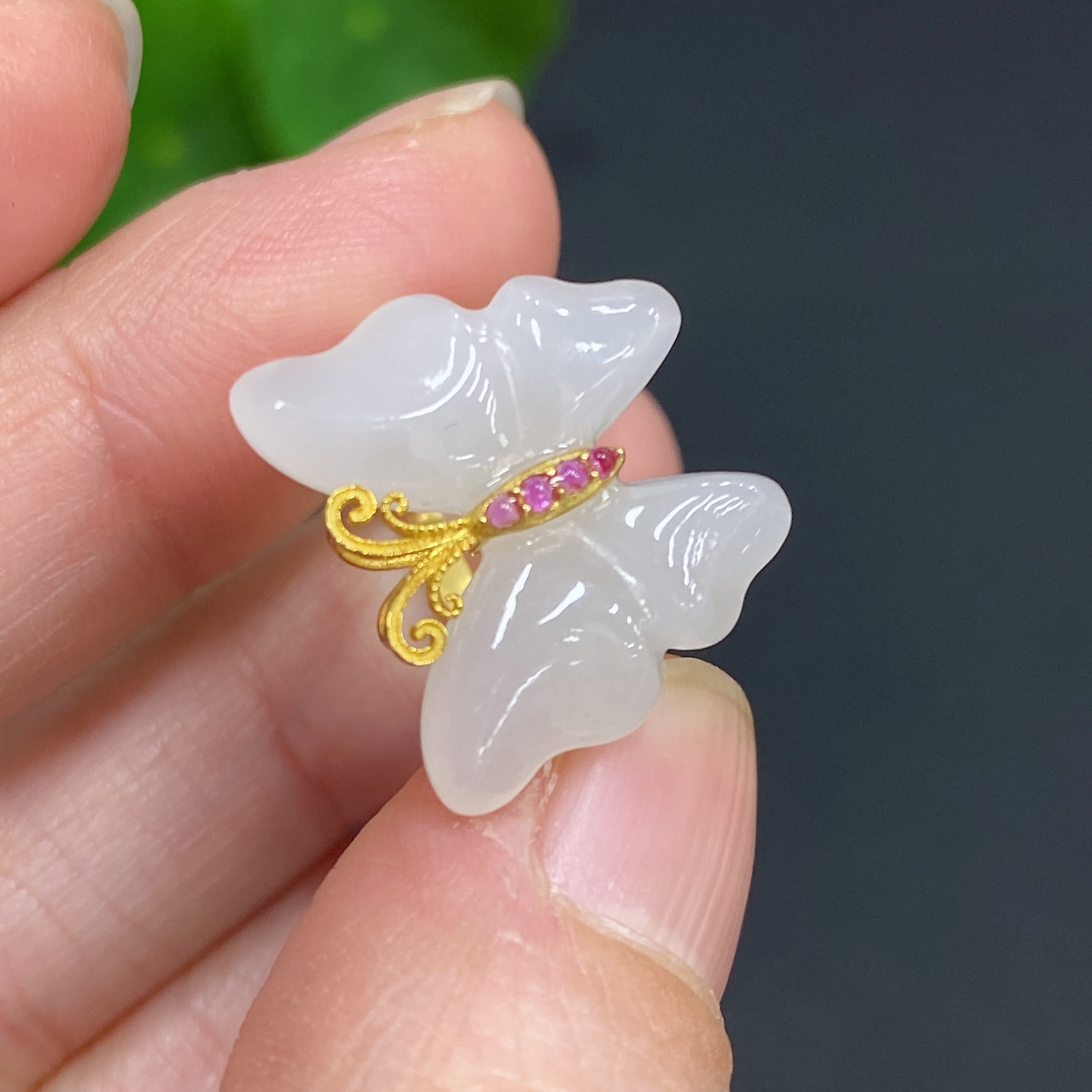 H23679915 Hetian Jade Butterfly Inlay Ring  18k Gold  Size 14  Total Weight Approx. 2.7g