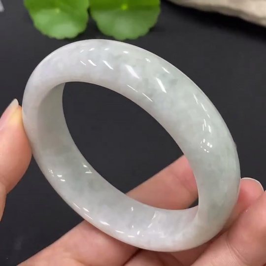 F24811553 Jadeite Round Bangle, Total Weight Approx. 72.15g, Inner Diameter 55.8