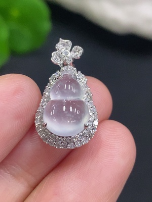 F31684856 Jadeite Gourd Pendant with 18K Gold Mount, Total Weight Approx. 2.4g (Set with Diamonds)