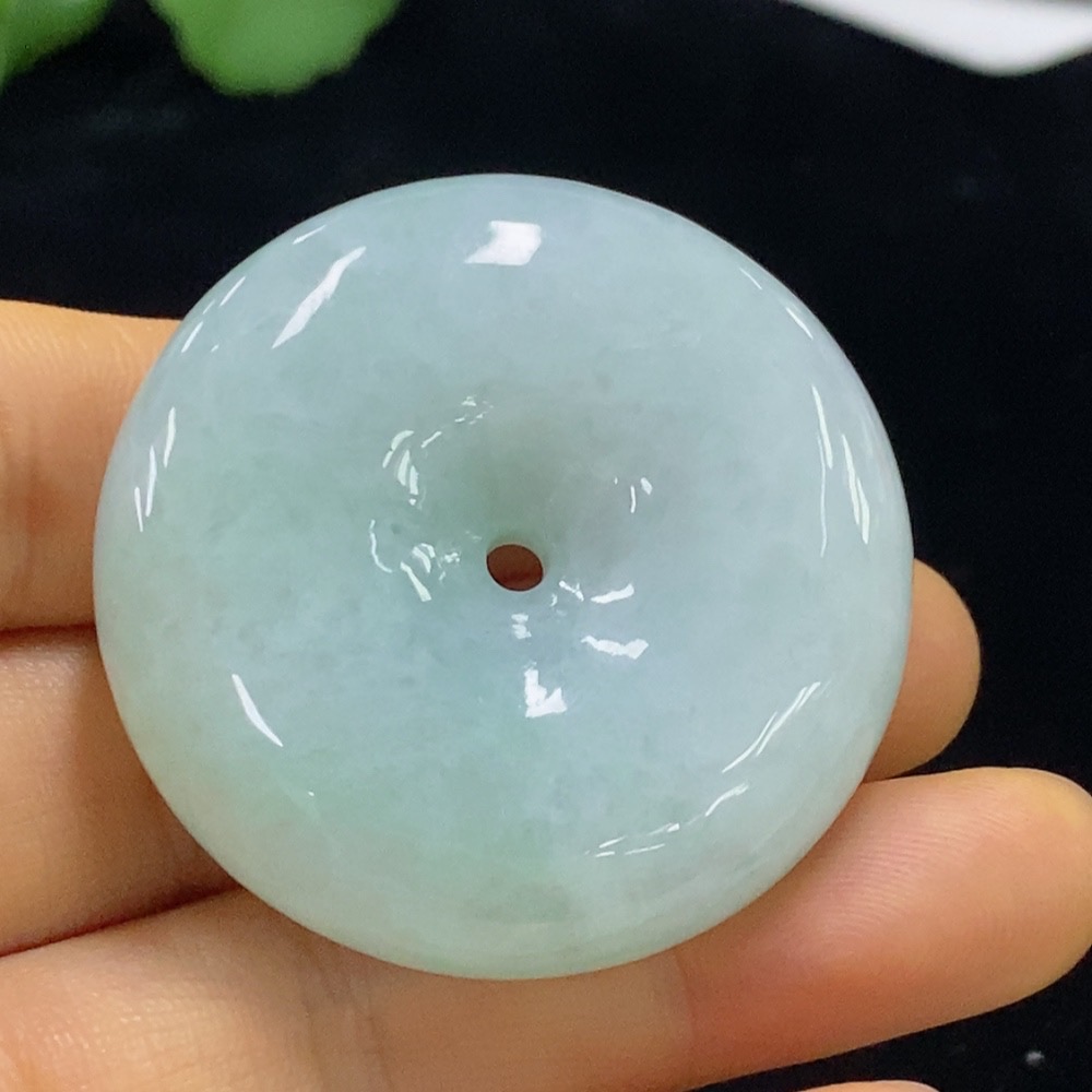 F34025628 Jadeite Peace Knot Pendant Total Weight Approx. 47.34g