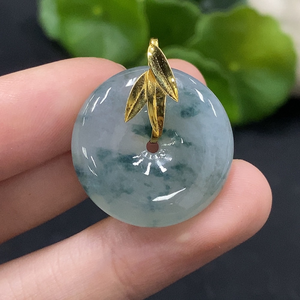 F34027918 Jadeite Peace Knot Pendant with 75% Gold, Total Weight Approx. 8.2g