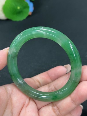 H40766800 非洲翠(独龙玉)圆条手镯 圈口54.7 货品总重约36.9g