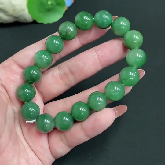 H34073848 African Emerald (Dulong Jade)