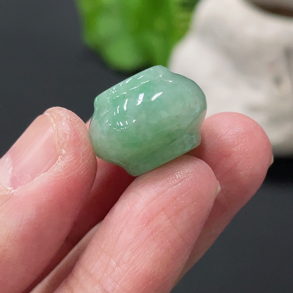 F35080185 Jadeite Beads Approx. 16.5mm Total Weight Approx. 5.7g