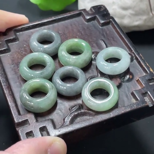 F34978330 Jadeite Donut Pendant