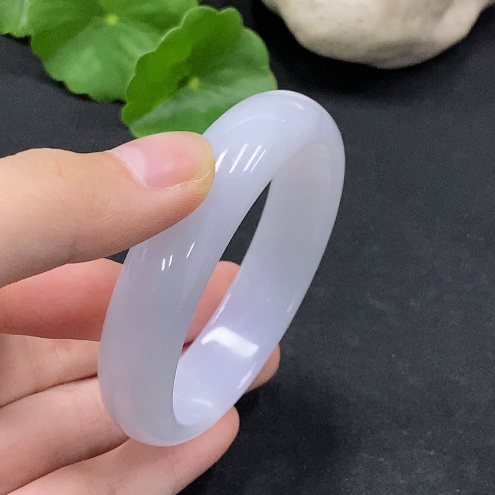 F33895097 Jadeite Imperial Concubine Bracelet Size 55.5/51.5 Total Weight Approx. 43.89g