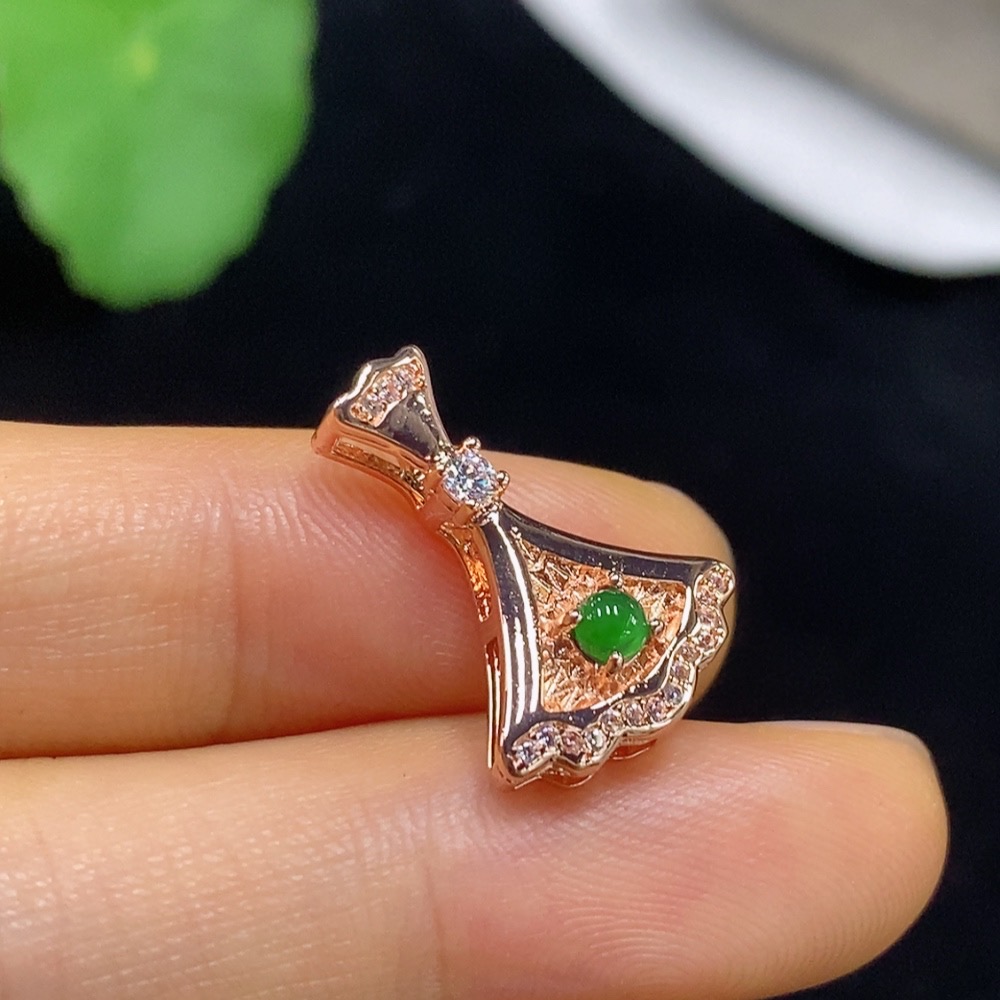 F35136796 Jadeite cabochon inlaid pendant, non-gold, total weight approximately 1.34g