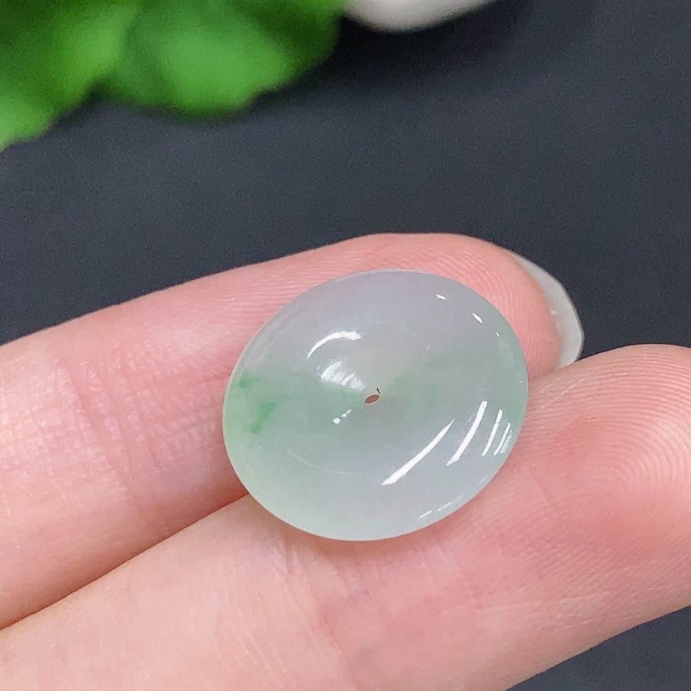 F33941429 Jadeite Peace Knot, Total Weight Approx. 1.5g